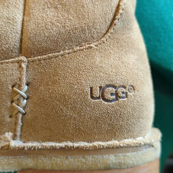 Fantastic, tall, UGGs size6 Tan      Make An Offer - Picture 6 of 7